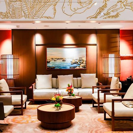 Отель Guangzhou Baiyun International Convention Center Экстерьер фото