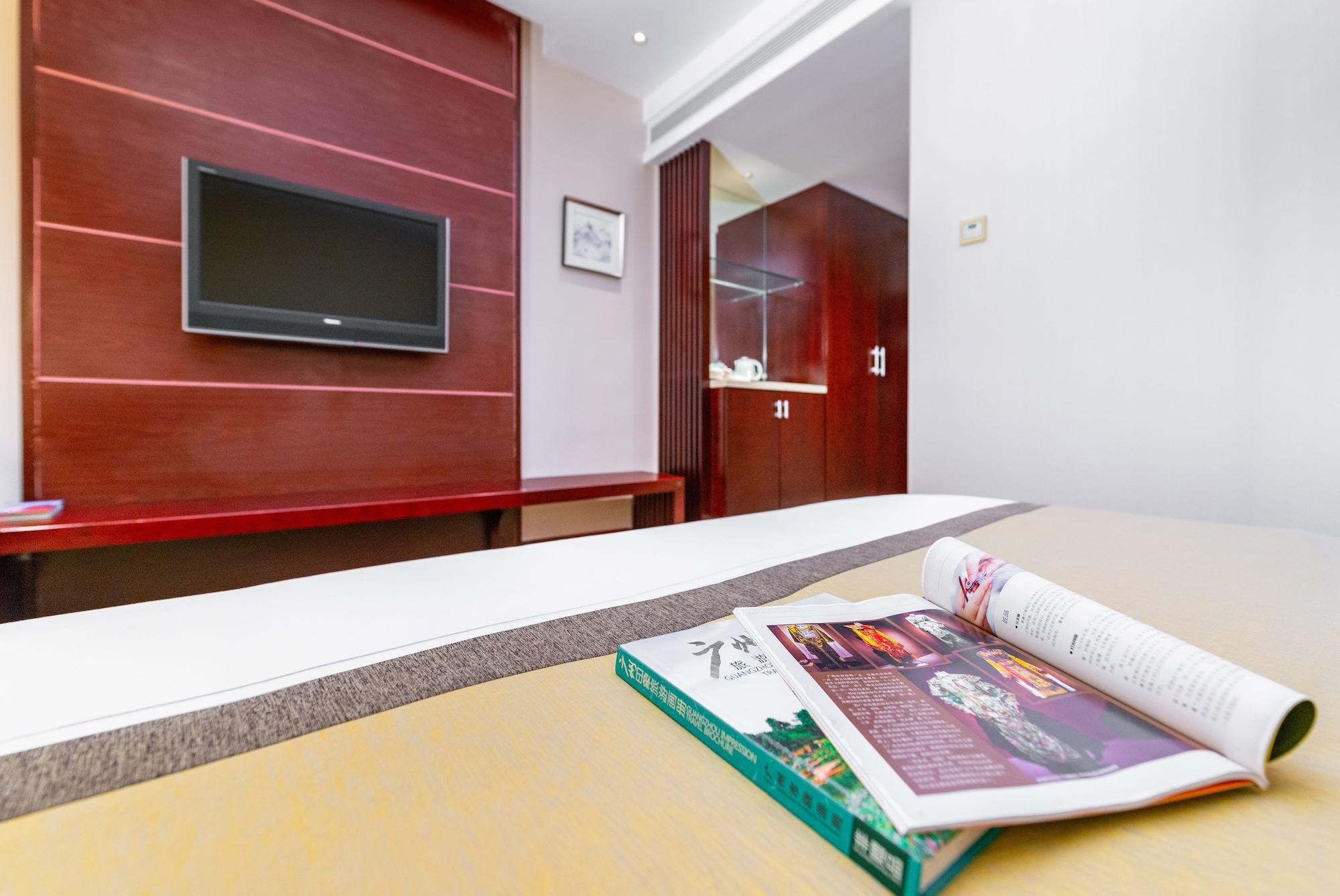 Отель Guangzhou Baiyun International Convention Center Экстерьер фото