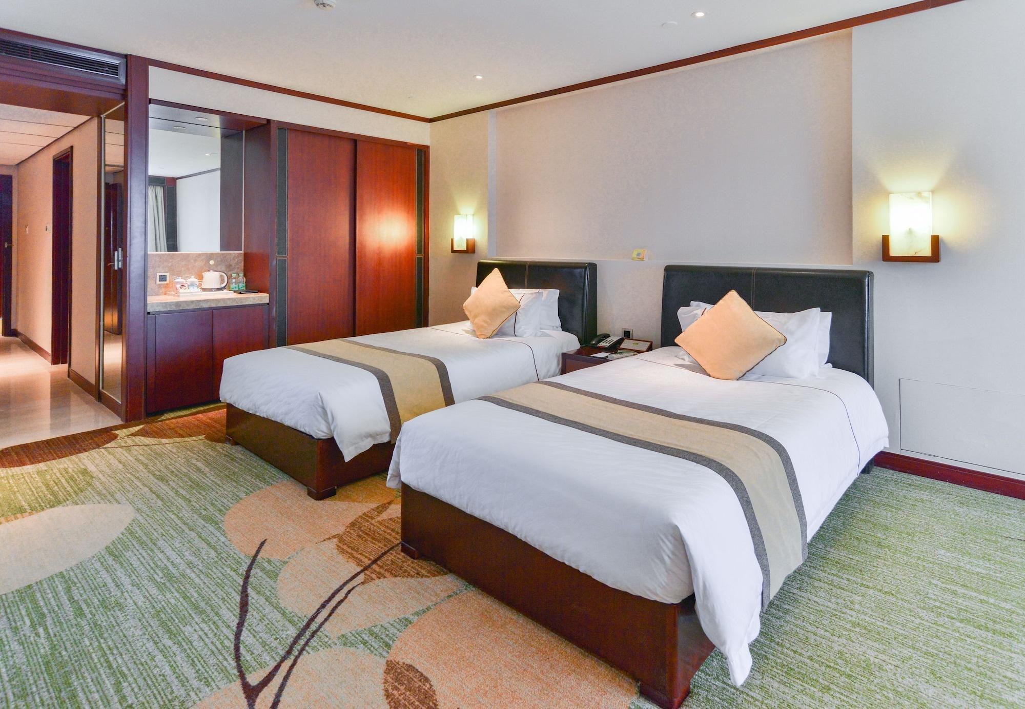 Отель Guangzhou Baiyun International Convention Center Экстерьер фото