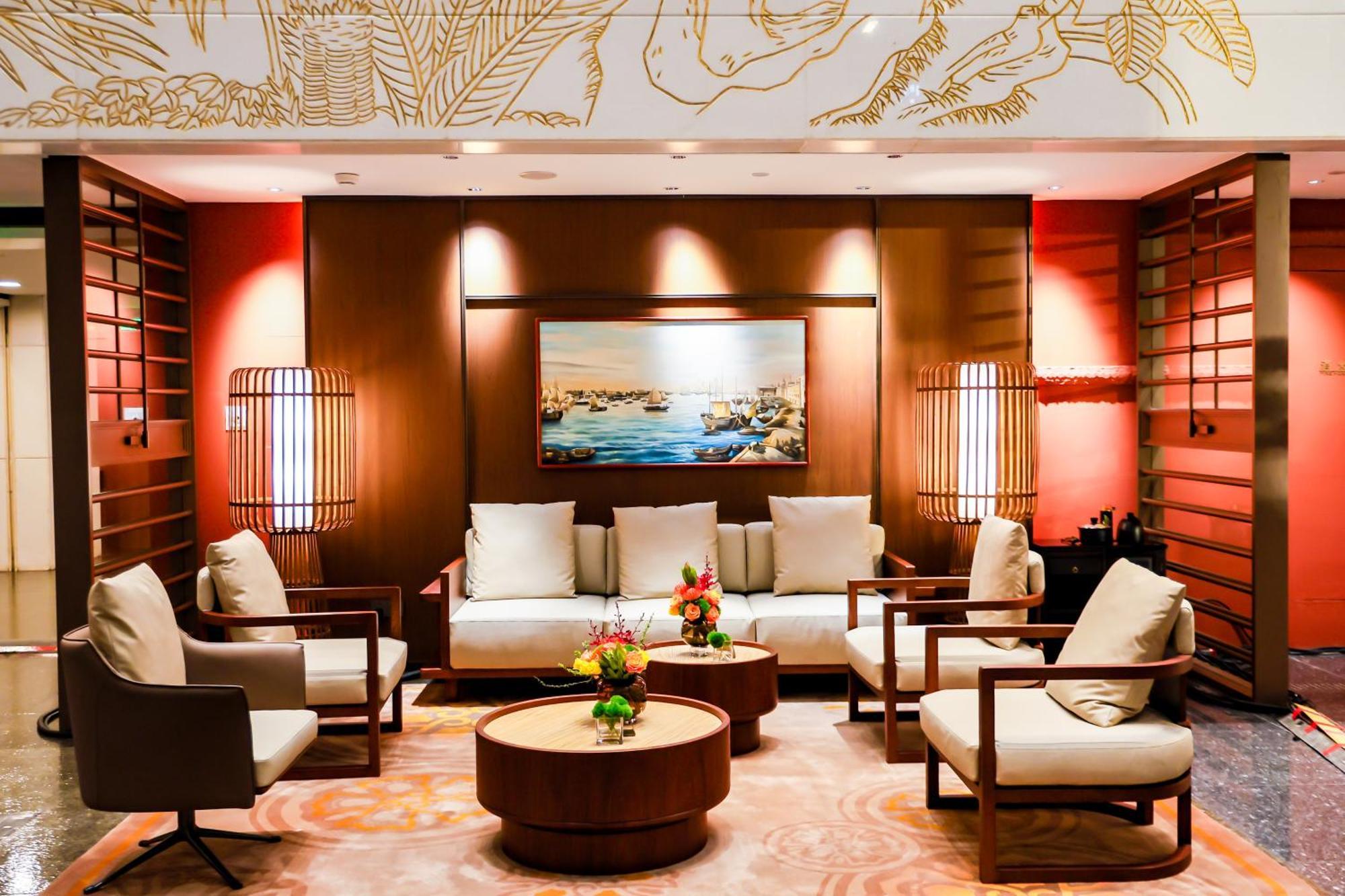 Отель Guangzhou Baiyun International Convention Center Экстерьер фото