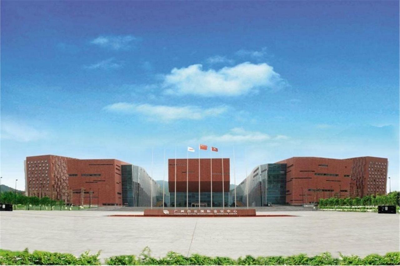 Отель Guangzhou Baiyun International Convention Center Экстерьер фото
